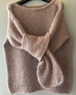 Cozy Oversized Pullover, Merino & Mohair Blend.