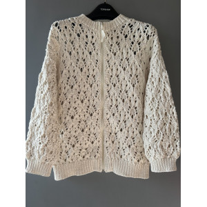Kardi Monil Knit Cardigan – Elegant Handmade Design Kardi Monil Knit Cardigan – Elegant Handmade Design